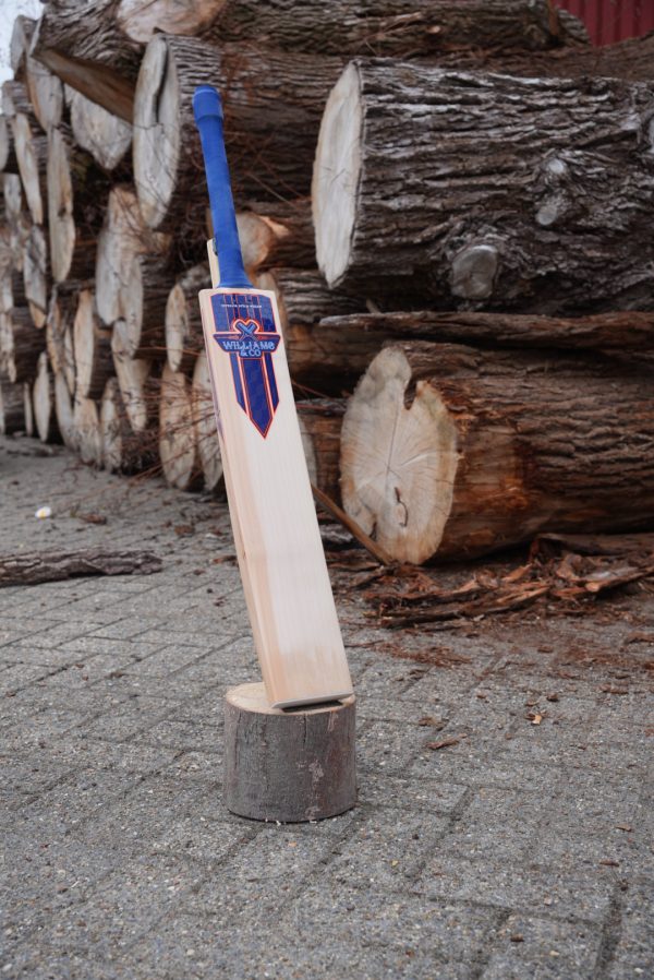 9. Performance Dutch Willow – 2.11 lbs – Mid-to-Low Classic Profile – Semi-Oval Handle (Only 1 Left)