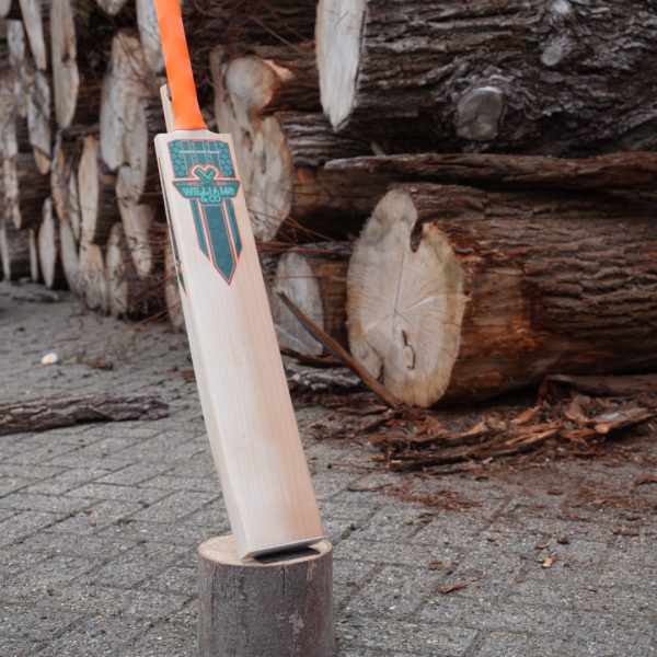 10. Pro Dutch Willow – 2.12 lbs – Mid-to-Low Middle – Semi-Oval Handle (Only 1 Left)