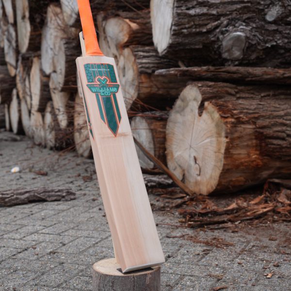 13. Performance Dutch Willow – 2.12 lbs – Mid Profile – Semi-Oval Handle – Massive Bat (Only 1 Left)
