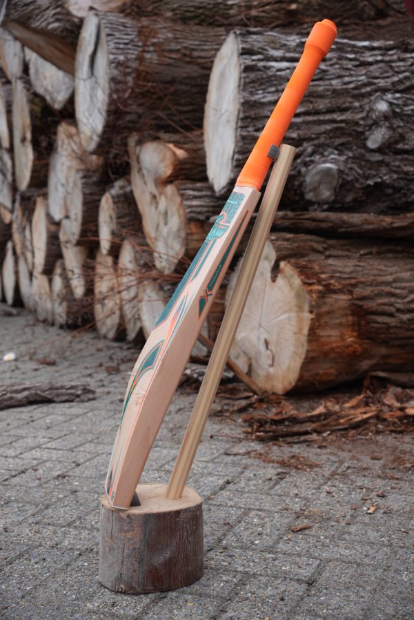 13. Performance Dutch Willow – 2.12 lbs – Mid Profile – Semi-Oval Handle – Massive Bat (Only 1 Left) - Image 2