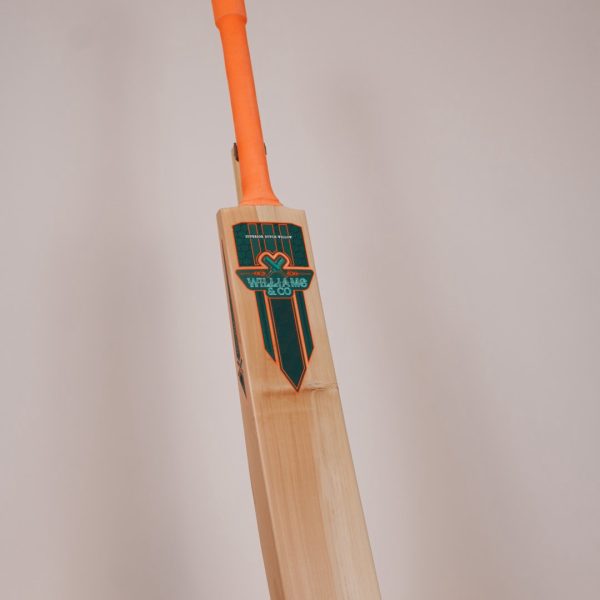 Elite Grade | 2lb 11oz | Mid–Low Middle (Oversized) | Semi-Oval Handle