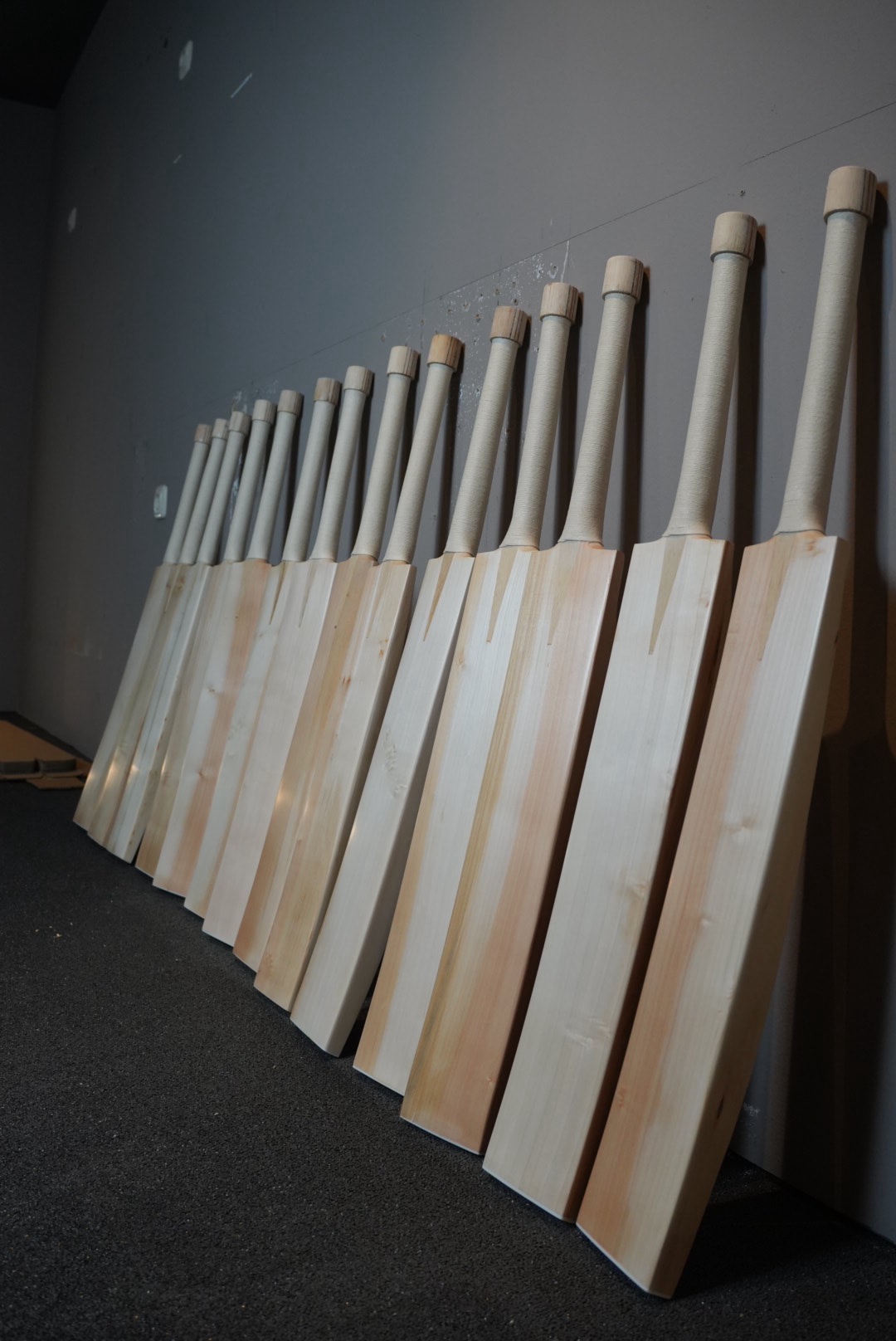 “UGLY DUCKLING “– BEAUTIFUL PERFORMANCE BATS